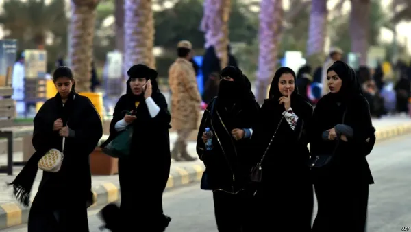 لتمويل غير المشروع المرتبط في إيران والتحايل على العقوبات للالتفاف على أنظمة مكافحة غسل الأموال وتمويل الإرهاب حول العالم.