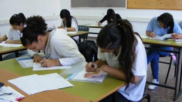 وسجلت المنظمة أن نسبة الأمية في الوطن العربي بلغت 14,6 في المئة لدى الذكور، بينما ترتفع لدى الإناث لتصل إلى 25,9 في المئة.

