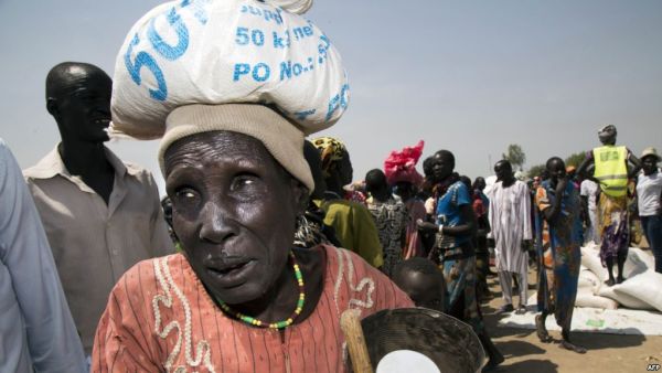  مئات الأساتذة والمحاضرين في جامعة الخرطوم اعتصموا، الأربعاء،