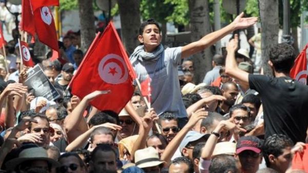 17 يوليو/ تموز 2018: الخلافات تعصف بحزب نداء تونس والسبسي يطالب باستقالة رئيس الحكومة الذي ينتمي لنفس الحزب وحزب النهضة يتمسك بالشاهد.
