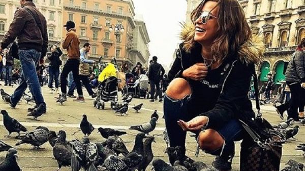 إيمان العاصي تثير الجدل بتصريحها عن (الحمام)!