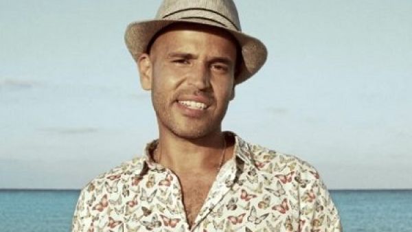 بعد (3 دقات) أبو يطرح (شربات) 