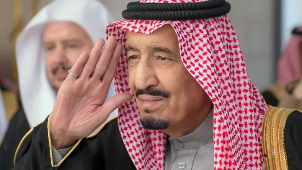  الأوامر، التي شملت خفض راتب الوزير ومن في مرتبته بـ20 في المئة