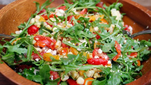 سلطة الجرجير اليونانية (shutterstock.com)
