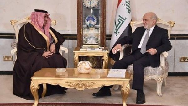 Iraqi Foreign Minister Ibrahim al-Jaafari (R) meeting with the new Saudi ambassador to Iraqi Thamer al-Sabhan in the capital Baghdad in January 2016. (AFP/File)