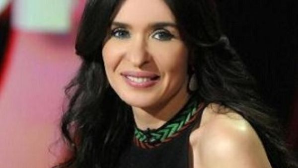 الراقصة دينا بطلة مسلسل (السر) 