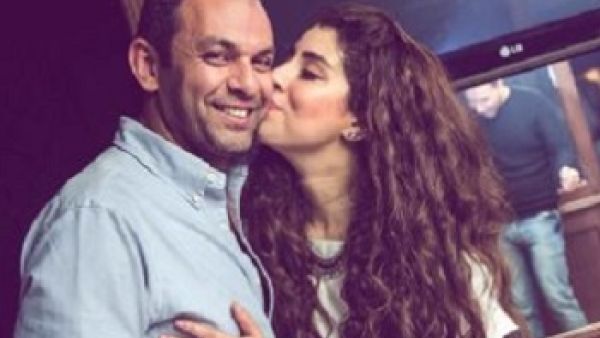  آيتن عامر تهدي زوجها (بوسة) احتفالا بفيلم (يا تهدي يا تعدي)