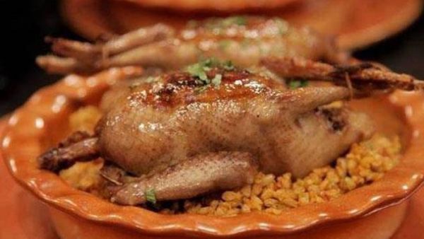 حمام مع البرقوق المجفف