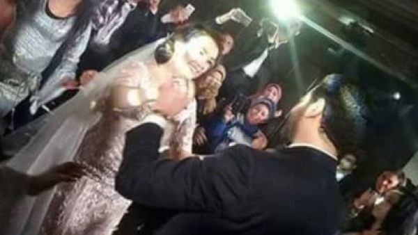 هجوم على كندة علوش وعمرو يوسف لعدم مراعاة عزاء كريمة مختار