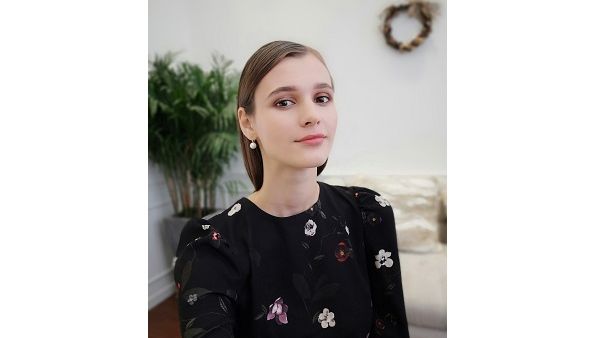 With Portrait mode on using the front camera, you can get a bokeh effect similar to the dual lenses in the back.