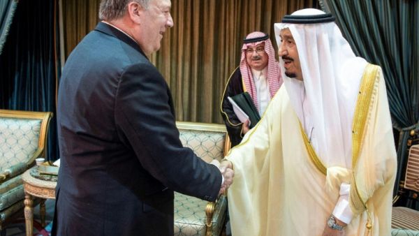Saudi Arabia's King Salman shakes hands with US Secretary of State Mike Pompeo in Riyadh (AFP/File Photo)	