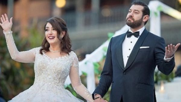 كندة علوش تقطع شهر العسل 