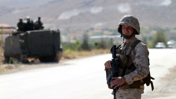 A Lebanese army soldier mans a checkpoint at the entrance to Arsal, North Lebanon (AFP/File Photo)	