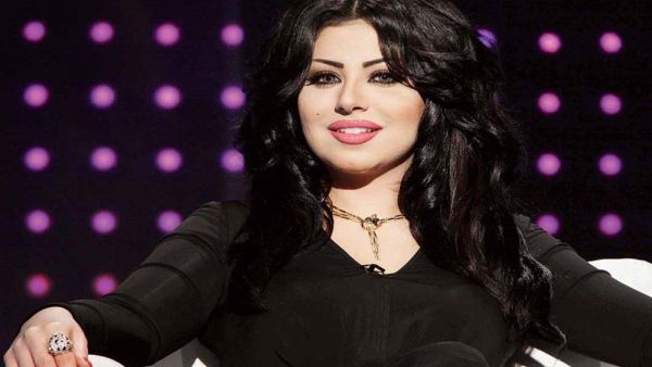 حليمة بولند بالحجاب