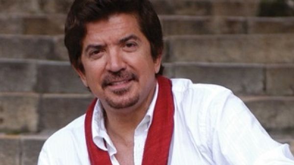 وليد توفيق يحيي حفلا ضخما في الإسكندرية 