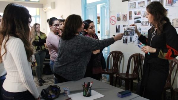 Volunteers work with Nahnoo during the three-day workshop. (Photo courtesy of Nahnoo)