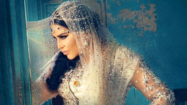 (آيفون 7) لمن يروج لجديد أحلام على (تويتر)