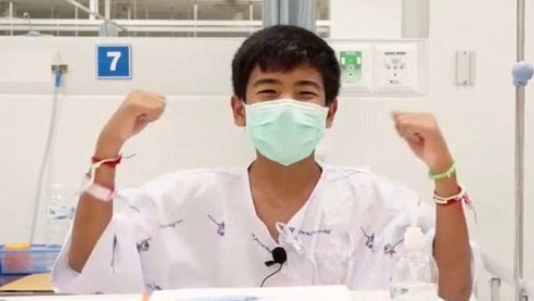 12 Thai boys, saved in dramatic rescue after being trapped in a cave for 12 days, speak for first time  (Twitter)
