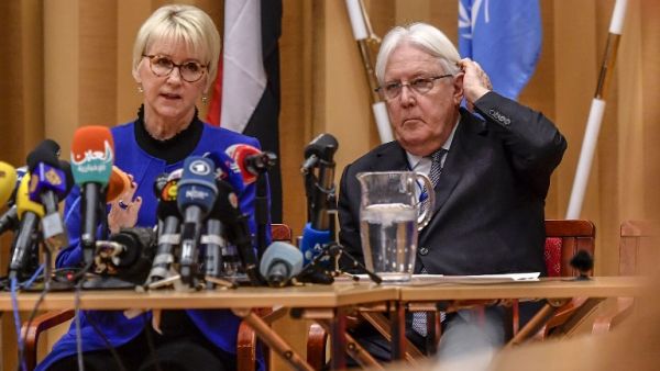 Swedish Foreign minister Margot Wallstrom (L) and UN special envoy to Yemen Martin Griffiths attend the opening press conference of the Yemeni peace talks at Johannesberg castle in Rimbo, Sweden on December 6, 2018 (AFP)