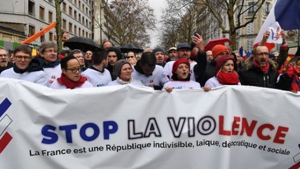 Red Scarves (Twitter)