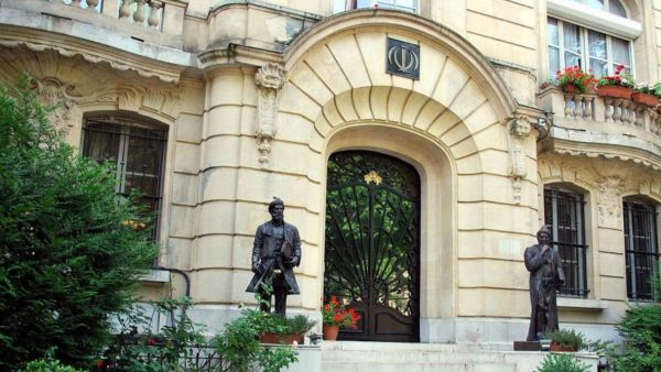 Statues of Ferdowsi (Medieval Persian poet) and Avicenna (Medieval Persian physician and polymath) at the entrance of Iranian embassy in Paris (Twitter)