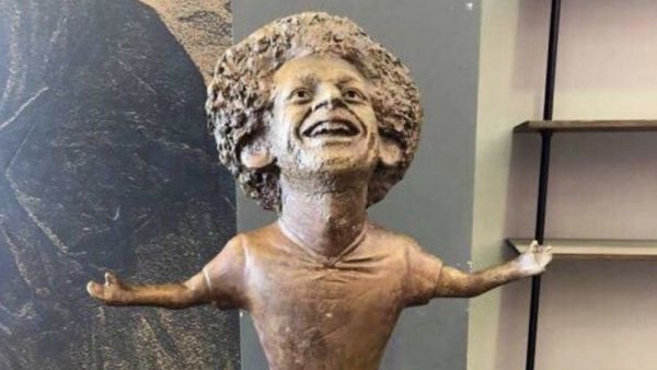 Bizarre sculpture of Mohamed Salah (Twitter)