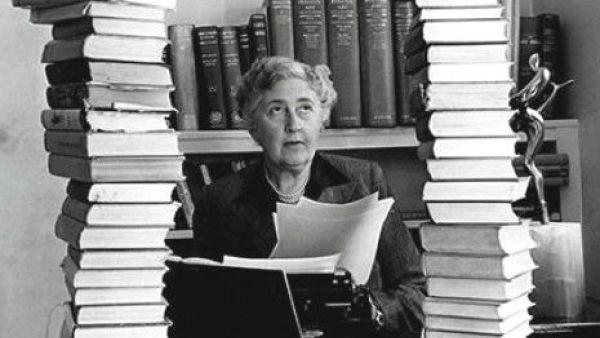 Agatha Christie (Twitter)