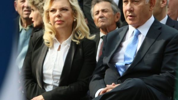Israeli PM Benjamin Netanyahu with wife (AFP)