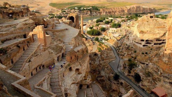 urkey’s 12,000-year-old Kurdish Hasankeyf town about to be engulfed  (Twitter)