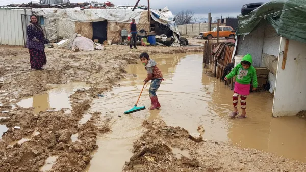 Struggles of the Syrian refugees camps (Twitter) 
