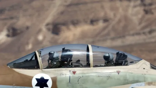 Israeli plane strikes on Syrian (Twitter)
