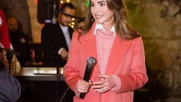 Queen Rania-Christmas tree lighting ceremony (Twitter)