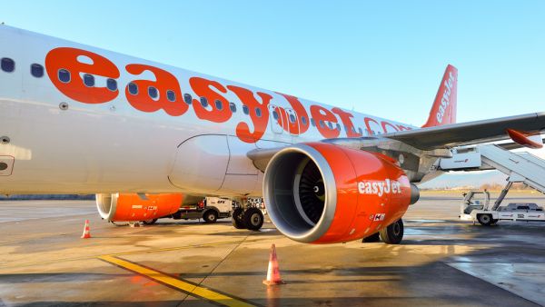 EasyJet flight (Shutterstock)
