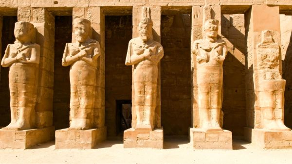 Pharaonic columns (Shutterstock)