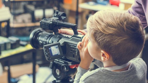 Children’s Film Workshop (Shutterstock)	