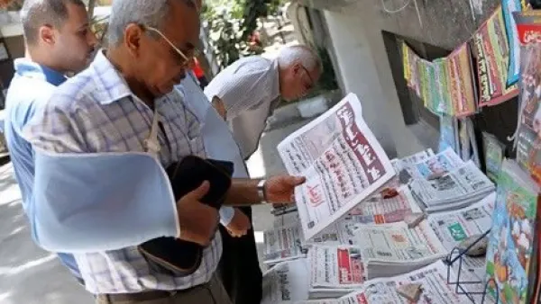 توقيف 3 صحفيين في القاهرة بداعي العمل بلا ترخيص في الشارع
