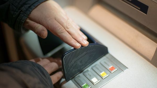 The number of automatic teller machines (ATMs) operated by banks in the UAE hit 5,274. (Pixabay)