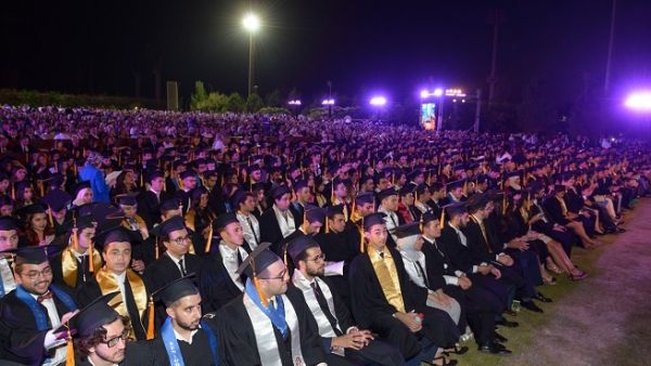 668 undergraduates, of whom 116 graduated with honors, 129 with high honors and 144 with highest honors. Master’s degrees were awarded to 128 candidates at the graduate commencement and three students received a doctorate degree. 