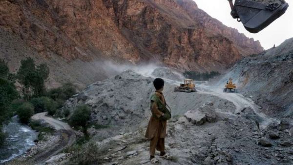 انهيار أرضي في منجم للذهب بمقاطعة كوهيستان 