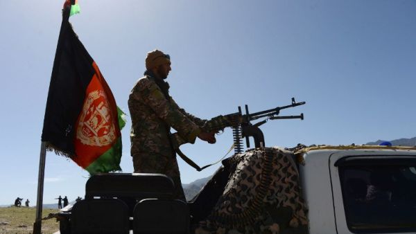 Afghan security force personnel take part in an ongoing operation against an Islamic State (IS) militant stronghold in Achin district of Nangarhar, eastern Afghanistan on April 14, 2017. (AFP/Noorullah Shirzada)