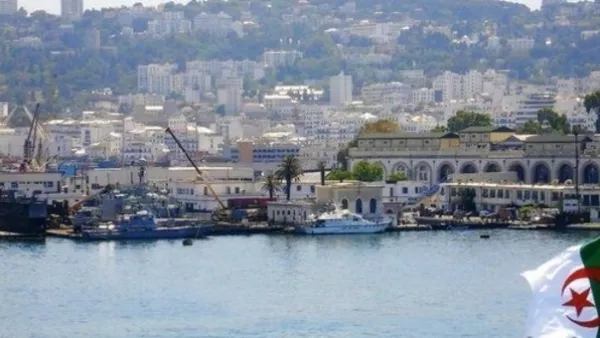 محاولة انتحار جماعية لمهاجرين غير شرعيين في سواحل عنابة الجزائرية
