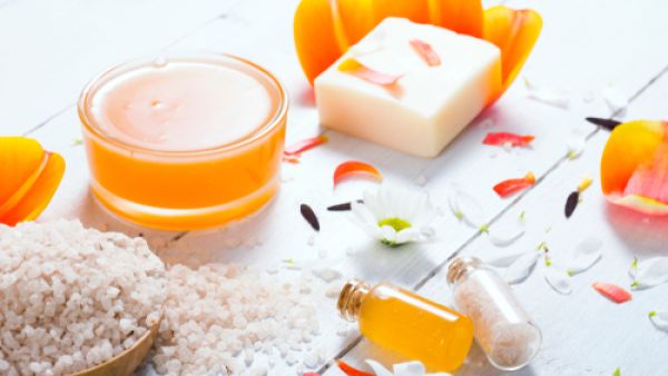 يمكنك إعداد عدة وصفات منزلية من ملح البحر (shutterstock.com)