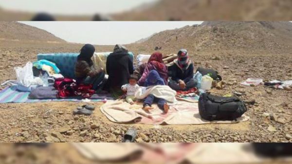 Over 50 refugees have been trapped in the desert between Morocco and Algeria without shelter. (Twitter)