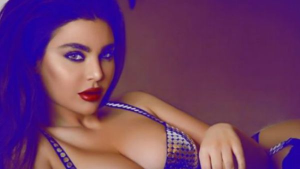 Amar previously had a photo shoot in sleep wear that revealed body parts of hers. (Source: singeramar - Instagram)