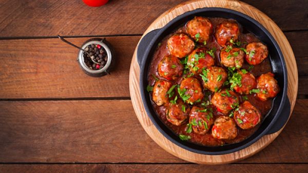 كرات اللحمة الحارة