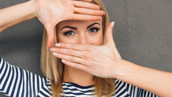 نلجأ في اغلب الاحيان لبعض العادات السيئة تؤثر سلبا على صحة عينيك