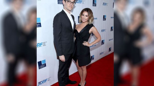  Ashley Tisdale stunned in a one-shoulder, little black dress for the event benefiting Type 1 diabetes (Source: RANDY SHROPSHIRE / GETTY IMAGES NORTH AMERICA / AFP)