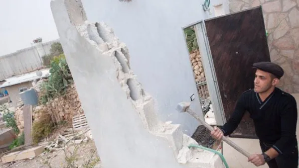 Palestinians Demolish Their own Homes (Twitter)