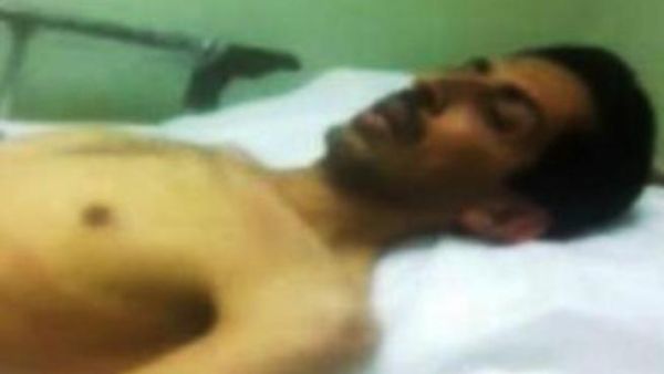 ان حياة والدها في خطر نتيجة اضرابه عن الطعام منذ 59 يوما.