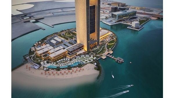 الفندق يوفر إجازة لا تُنسى في أحضان الأمواج الهادئة التي تعانق الرمال البيضاء النقية.